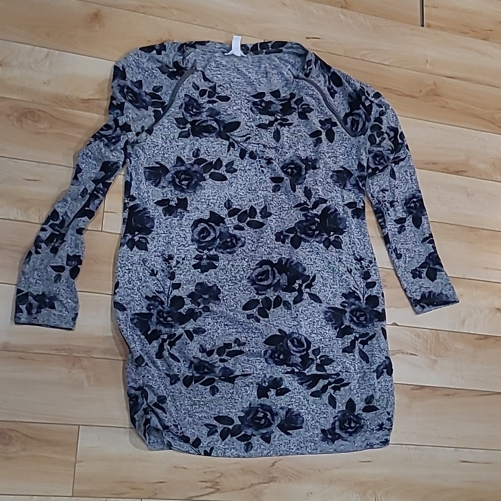 Thyme maternity women's XL thin knit sweater